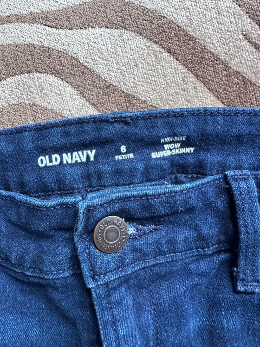 Old Navy Women’s Indigo Stretch Skinny Jeans - Picture 3 of 4